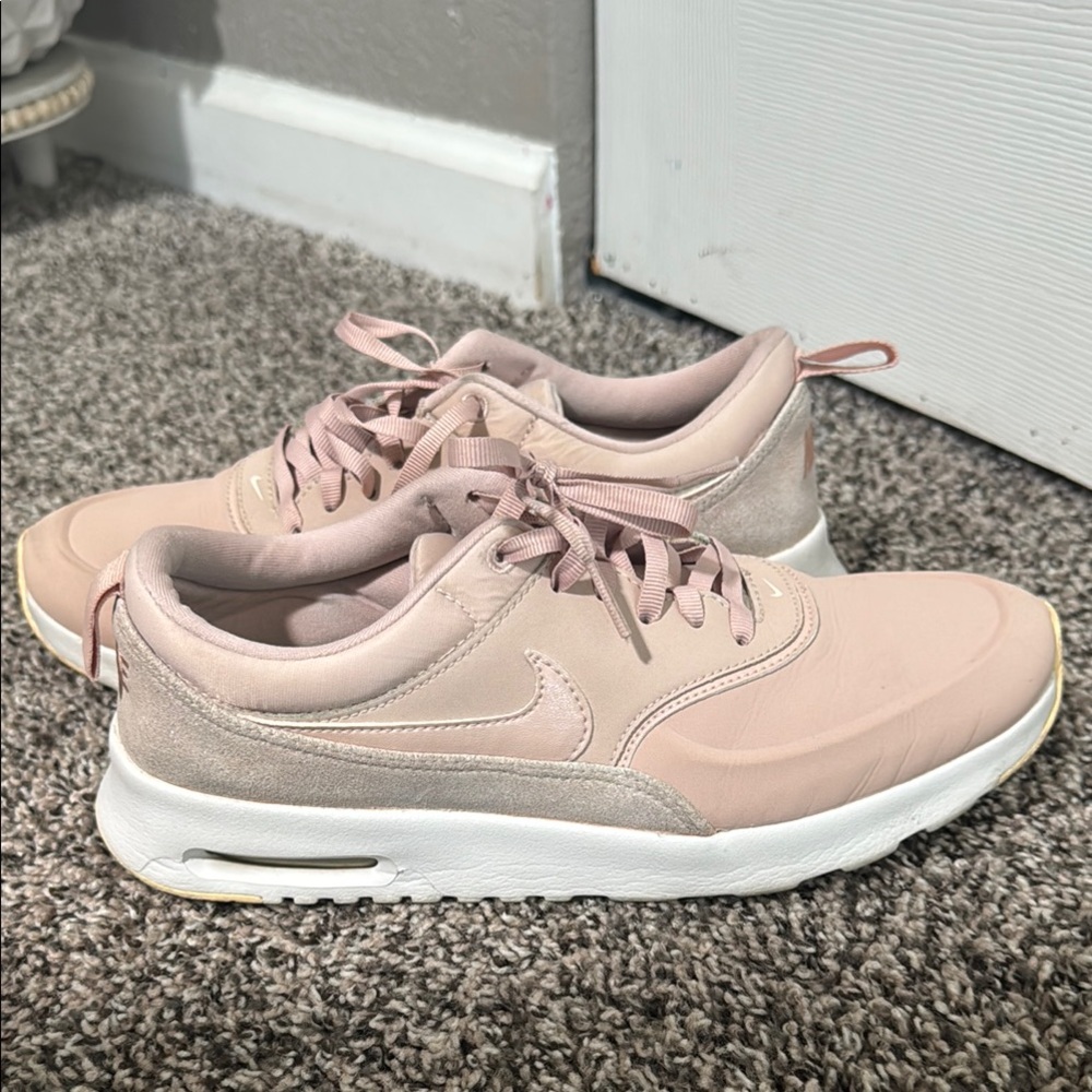 Nike Pink Sneakers Stylish Comfort